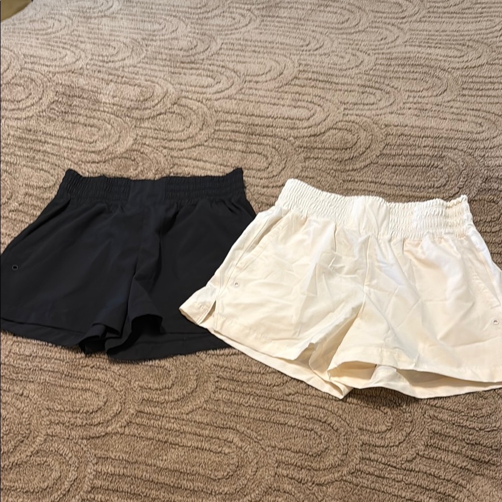 2 pairs Old Navy Stretch tech Quick dry Women's Long Black and Cream Shorts S